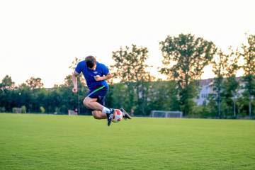 库库雷利亚造乌龙！西班牙4-0！ 西班牙VS沙特皇马球员在国家队 ​世界杯（配图示意）